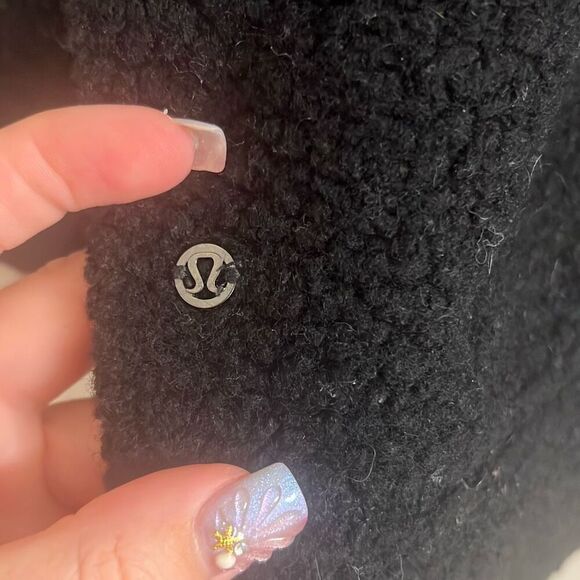 ✨Lululemon So Sherpa Hooded Black Sz Medium Jacket✨ - Picture 7 of 8